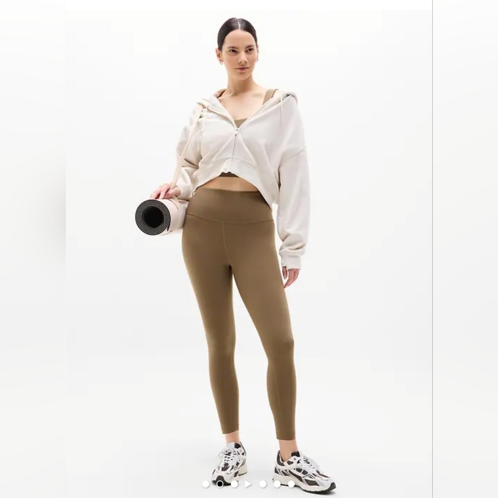 NWT Athleta Elation Ultra High Rise 7/8 Legging Size Small In Clay